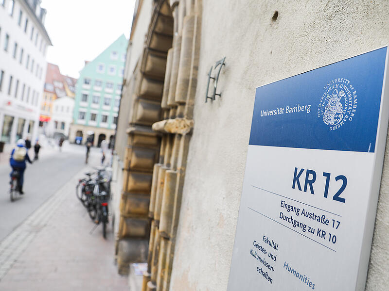 Die Universität Bamberg ist auf mehr als 60 Standorte im Stadtgebiet verteilt. Die Universität Bamberg ist auf mehr als 60 Standorte im Stadtgebiet verteilt.