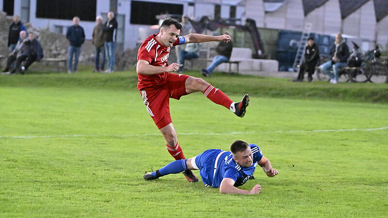 Moritz Gemeinder und seine Meederer mussten einiges einstecken. Am Ende auch eine 2:3-Niederlage gegen den FC Mitwitz.