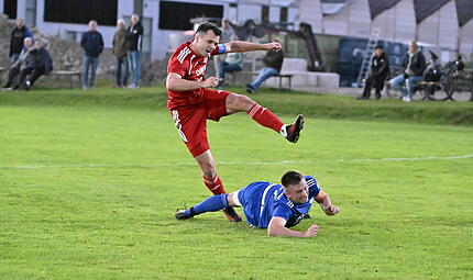 Moritz Gemeinder und seine Meederer mussten einiges einstecken. Am Ende auch eine 2:3-Niederlage gegen den FC Mitwitz.