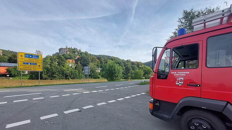 Auch beim Fr&auml;nkische-Schweiz-Marathon half die Feuerwehr Streitberg bei der Absicherung der Strecke.Forchheim & Fr&auml;nkische Schweiz