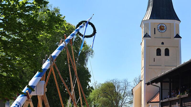 Neue Maib&auml;ume am 1. Mai - Taufkirchen