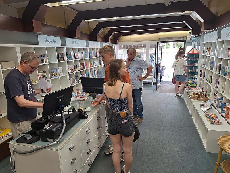 Neueröffnung Buchhandlung Schöningh in Bad Brückenau Neueröffnung Buchhandlung Schöningh in Bad Brückenau