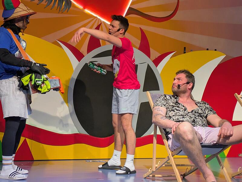 Simon Koch (rechts) und Tobias Freibott kramten in &bdquo;Malle f&uuml;r alle&ldquo; in ihren Erinnerungen.