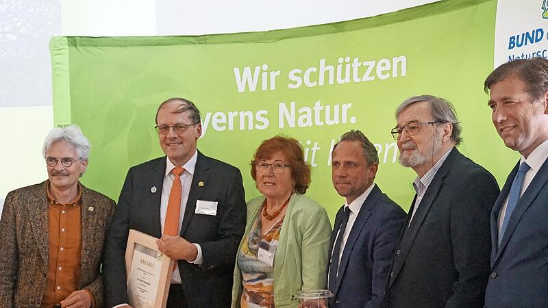 Im Bild (v. l. n. r.): Richard Mergner, Ulrich Buchholz, Edith Fießer, Thorsten Glauber, Hansotto Neubauer und Hermann Ulm Im Bild (v. l. n. r.): Richard Mergner, Ulrich Buchholz, Edith Fießer, Thorsten Glauber, Hansotto Neubauer und Hermann Ulm