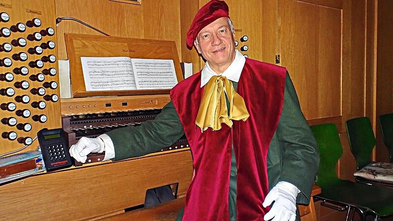 Gioacchino Rossini alias Burkhard Ascherl an der Schuke-Orgel der Herz-Jesu-Kirche Brigitte Ascherl Gioacchino Rossini alias Burkhard Ascherl an der Schuke-Orgel der Herz-Jesu-Kirche Brigitte Ascherl