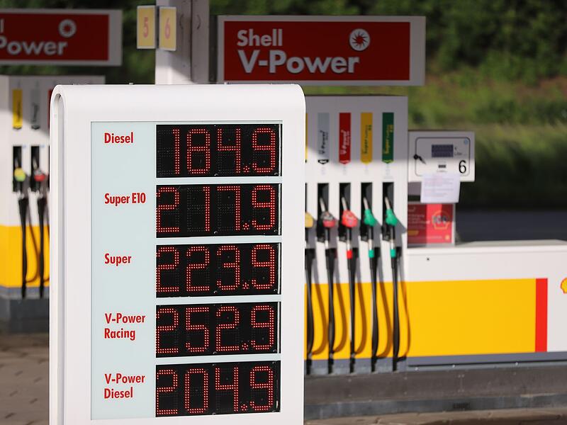 Dieselpreis an Autobahntankstelle Dieselpreis an Autobahntankstelle