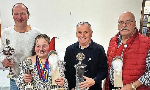 Unser Bild zeigt (von links) Frank Geheeb, Sophia Geheeb, Bruno Kirchner sowie Roland Hehn. Unser Bild zeigt (von links) Frank Geheeb, Sophia Geheeb, Bruno Kirchner sowie Roland Hehn.