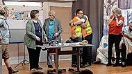 Die Theatergruppe Pressig begeisterte ihr Publikum schon bei der Premiere ihres neuen Stückes.