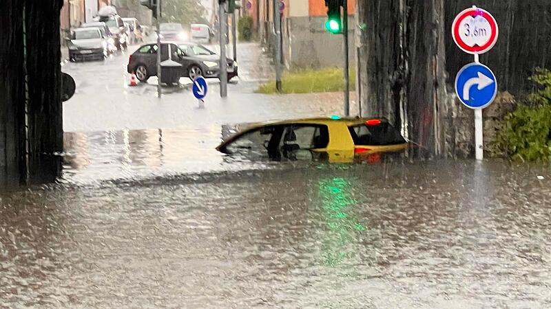 Geisfelder Unterf&uuml;hrung in Bamberg nach Starkregen geflutet