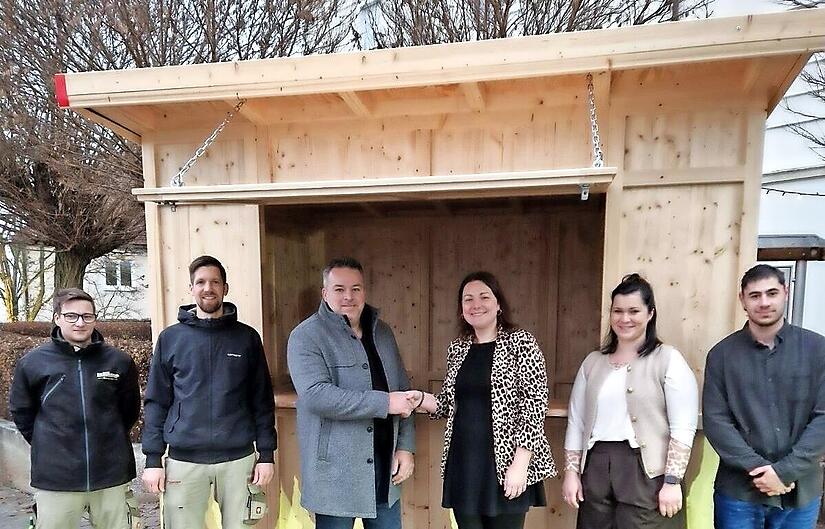 Die &Uuml;bergabe der neuen Bude.