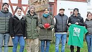 Bei der Spenden&uuml;bergabe (von links): Rafa Berek, Anja Eichhorn, Daniel Krapp, Jessica Nickel (Spendenverein), Matthias Schneider, Stefan Reus und Feli Kroll.