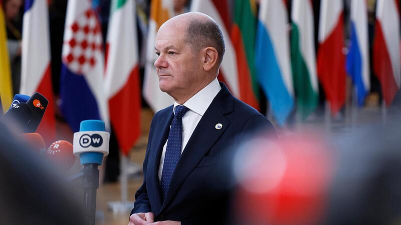 Bundeskanzler Olaf Scholz h&auml;lt nicht viel von den Pl&auml;nen Emmanuel Macrons, europ&auml;ische Verb&uuml;ndete mit franz&ouml;sischen Atomwaffen zu sch&uuml;tzen.
