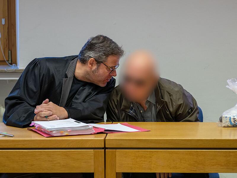 Beginn Prozess gegen einen Senioren, der seine Lebensgefährtin e