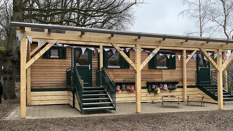 Im Altenkunstadter Gemeindeteil Baiersdorf wird das Rote Kreuz unweit des Hochbehälters einen Waldkindergarten betreiben. So wie auf diesem Bild soll die Einrichtung aussehen, die Platz für bis zu 25 Kinder bietet.