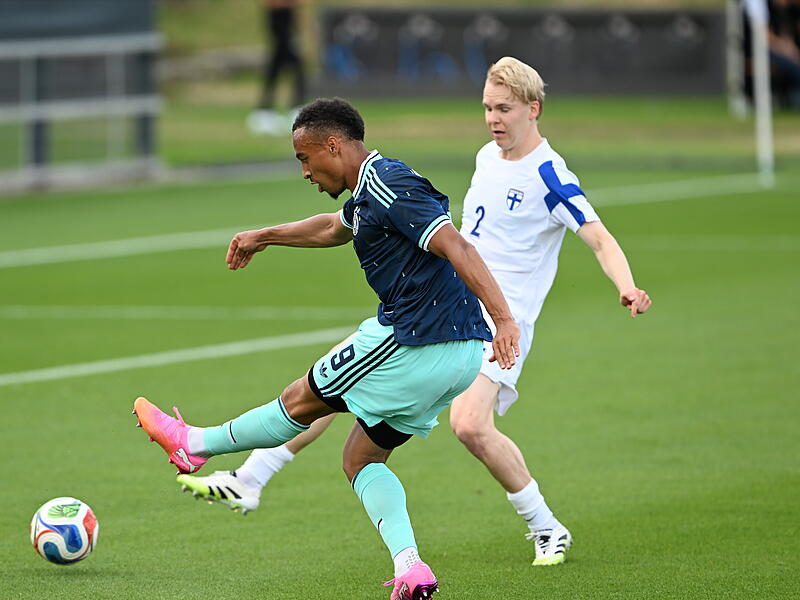 Der gebürtige Nürnberger bekam am Montag gegen im internen Test gegen Finnland noh einige Minuten Spielzeit. Der gebürtige Nürnberger bekam am Montag gegen im internen Test gegen Finnland noh einige Minuten Spielzeit.