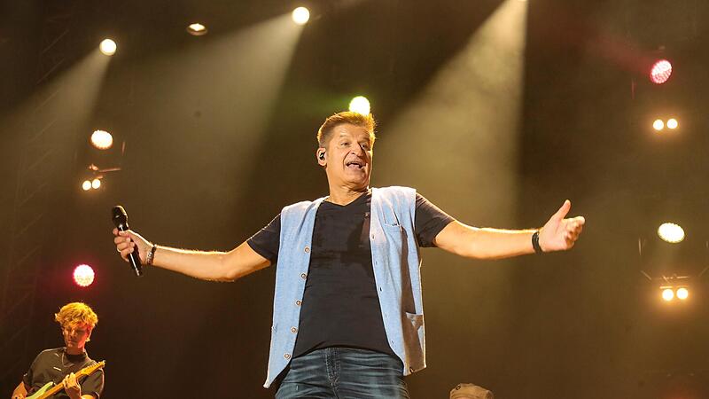 &bdquo;Coburg, macht ihr mit?&ldquo; Ja &ndash; Coburg machte sehr mit! Letzter Schlossplatz-Abend 2022 mit &bdquo;Pur&ldquo;.