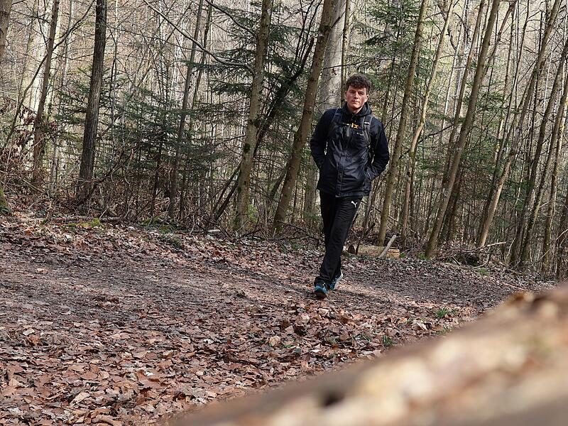 In einem Selbsttest geht es einmal zu Fu&szlig; quer durch den Landkreis Forchheim.