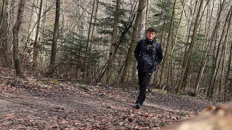 Selbsttest: Einmal quer durch den Landkreis ForchheimForchheim & Fränkische Schweiz In einem Selbsttest geht es einmal zu Fuß quer durch den Landkreis Forchheim.