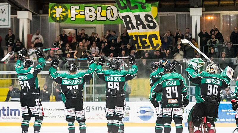 Sie ließen sich zurecht feiern: Der Höchstadter EC schlägt zwei Schwergewichte und startet perfekt in die neue Oberliga-Saison. Sie ließen sich zurecht feiern: Der Höchstadter EC schlägt zwei Schwergewichte und startet perfekt in die neue Oberliga-Saison.