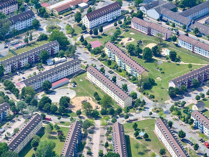 Ankerzentrum Die auf dem früheren US-Gelände in Bamberg entstandene ANKER-Einrichtung Oberfranken (AEO) ist die erste Anlaufstelle für Asylbewerber in Oberfranken.