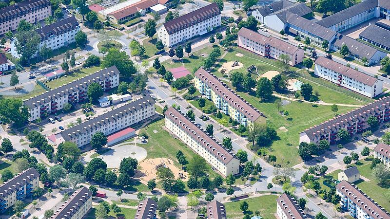 Die auf dem fr&uuml;heren US-Gel&auml;nde in Bamberg entstandene ANKER-Einrichtung Oberfranken (AEO) ist die erste Anlaufstelle f&uuml;r Asylbewerber in Oberfranken.