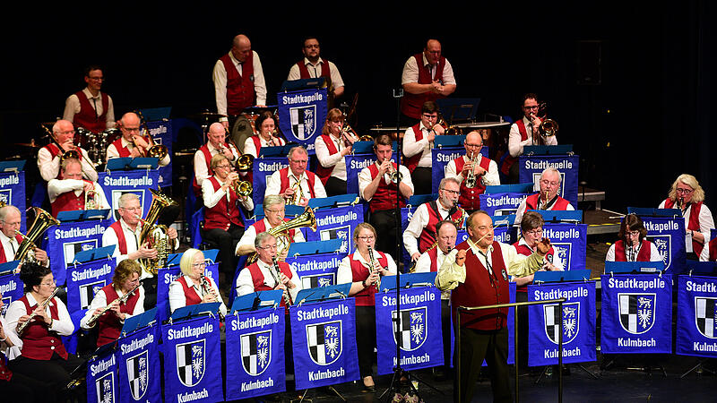 Neujahrskonzert Stadtkapelle Kulmbach 2026 Thomas Besand (60) leitete zum 33. Mal seit 1992 das Neujahrskonzert der Stadtkapelle Kulmbach.