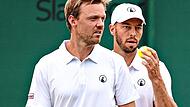 Stehen in Wimbledon im Achtelfinale: Kevin Krawietz (vorne) und Tim Pütz.Jürgen Hasenkopf Stehen in Wimbledon im Achtelfinale: Kevin Krawietz (vorne) und Tim Pütz.Jürgen Hasenkopf