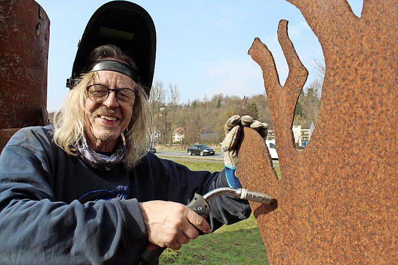 Thomas Limmer ist mehrfacher Handwerksmeister rund fasziniert vom Rost. Thomas Limmer ist mehrfacher Handwerksmeister rund fasziniert vom Rost.