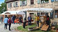 Auf dem Handwerker- und Künstlermarkt in Hemhofen präsentierten zahlreiche regionale Aussteller ihr Können und machten traditionelles Handwerk erlebbar. Auf dem Handwerker- und Künstlermarkt in Hemhofen präsentierten zahlreiche regionale Aussteller ihr Können und machten traditionelles Handwerk erlebbar.