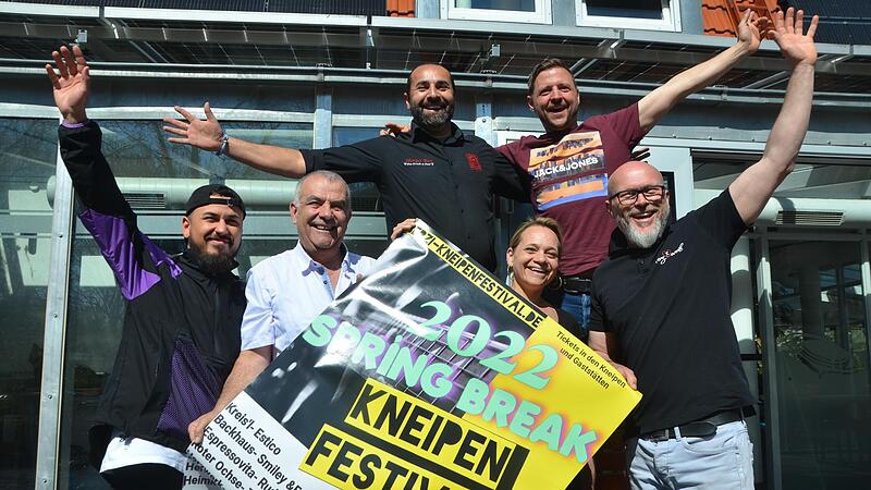 Freuen sich auf den 30. April (von links): Maximilian Rau (Espressovita), Sempatin Hasan (Backhaus), Sami Alijaj (Herzobar), Ulrike Rudel (Kreis&rsquo;l), Martin Paulus (Heimkantine) und Michael Macri (Herzwerk). Der Rote Ochse fehlt auf dem Foto.  Beginn ist um 19 Uhr.