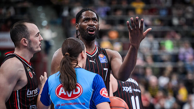 KeyShawn Feazell & Co. besch&auml;ftigten sich bisweilen zu sehr mit Schiedsrichterentscheidungen.