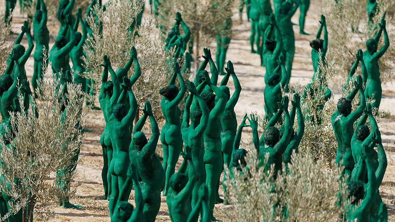 Spencer Tunick mit Kunstinstallation in Andalusien