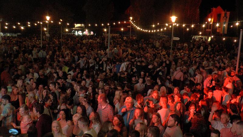 Ohne die Vereine w&auml;re die Nacht nur zum Schlafen da: Beispiel Altmain-Weinfest in Sand