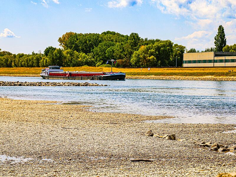 Niedrigwasser am Rhein Niedrigwasser am Rhein