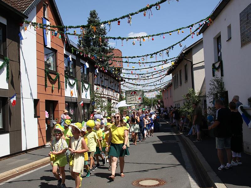 Für die Girlanden wurde um Spenden gebeten.