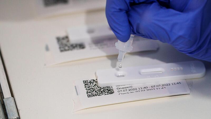 Die Zahl der positiven Testergebnisse im Landkreis Kulmbach wird nicht weniger.