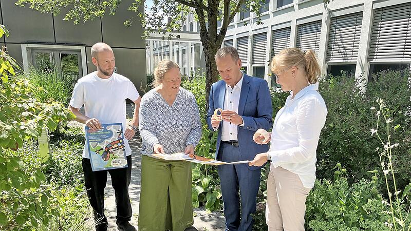Zum Start des Projekts &bdquo;Auf lokaler Mission&ldquo;: Landrat Mario G&ouml;tz (3. von links) mit Felix Gantner, Kulturmanagement, Anke Barthel, Regionalmanagement und Cordula Kuhlmann, Leitung Regionalentwicklung (von links).