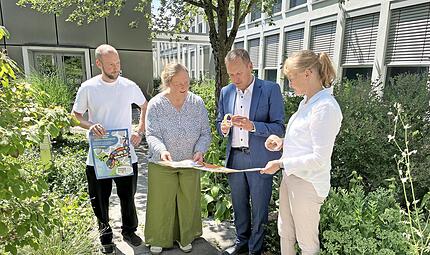 Zum Start des Projekts &bdquo;Auf lokaler Mission&ldquo;: Landrat Mario G&ouml;tz (3. von links) mit Felix Gantner, Kulturmanagement, Anke Barthel, Regionalmanagement und Cordula Kuhlmann, Leitung Regionalentwicklung (von links).