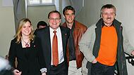 Wahlerfolg 2006: Andreas Starke erobert mit seinen Kindern das Bamberger Rathaus, rechts Heinz Kuntke