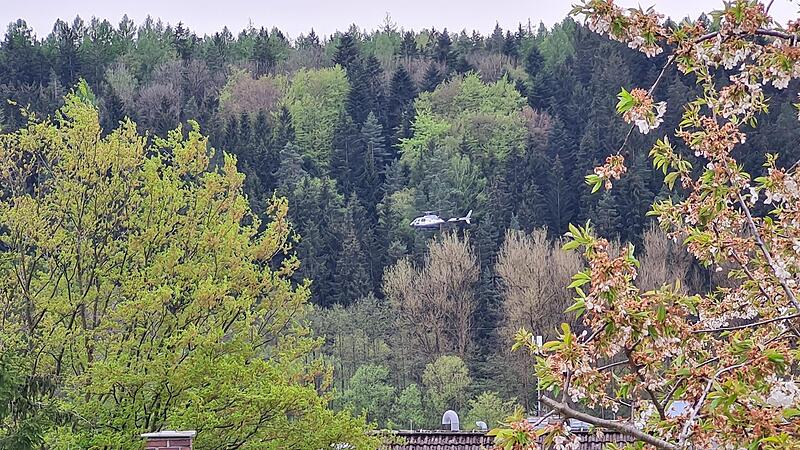 Ein Helikopter mit Wärmebildkamera hatte die Region abgesucht.