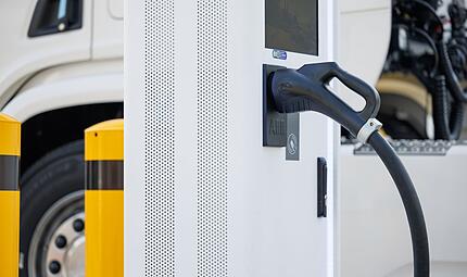 Megawatt-Ladepark f&uuml;r E-Lastkraftwagen