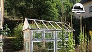 Schnell noch was im Baumarkt für den Garten besorgen – und dabei die gute Erziehung vergessen – das sollte nicht passieren.