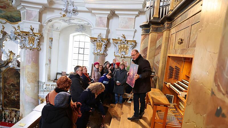 Unterbrochen wurde der lebhafte Vortrag des Referenten immer wieder durch interessante Detailfragen der aufmerksamen Zuh&ouml;rerschaft.
