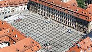 Maxplatz Bamberg aus der Luft im Mai 2024 gezoomt