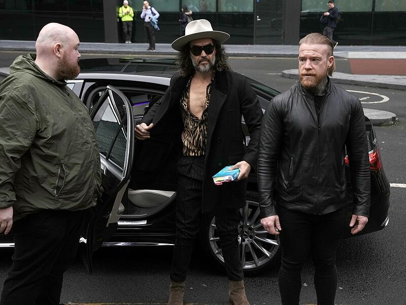 Russell Brand vor Gericht Russell Brand vor Gericht