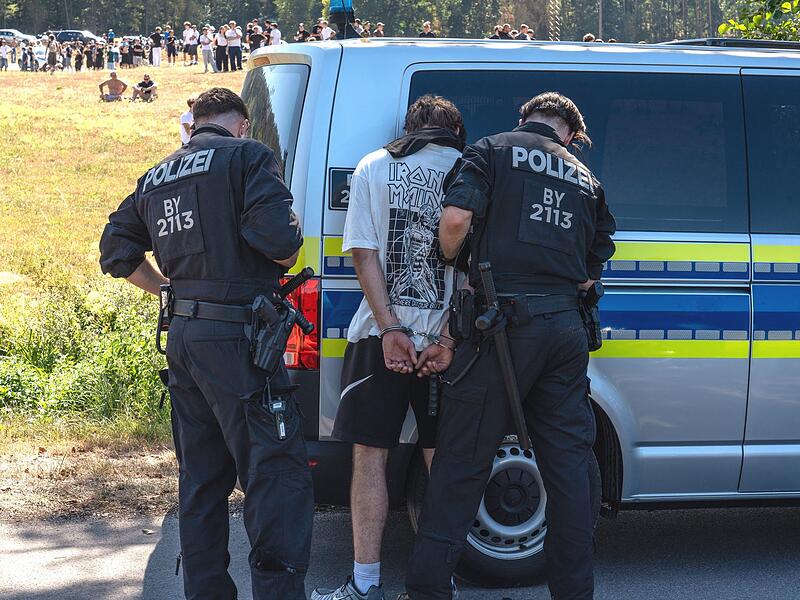 Tausende versammeln sich wieder unerlaubt in Emskirchen