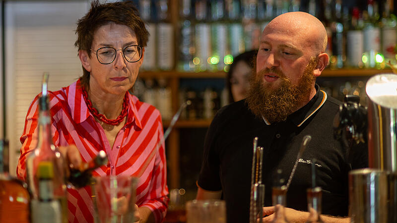 Cocktail-Tasting von "Feines aus Franken", "Fränkischer Talk" und fränkische-rezepte.de im Schwarzen Schaf in Bamberg.Cocktail-Tasting im Schwarzen Schaf Cocktail-Tasting von "Feines aus Franken", "Fränkischer Talk" und fränkische-rezepte.de im Schwarzen Schaf in Bamberg.Cocktail-Tasting im Schwarzen Schaf