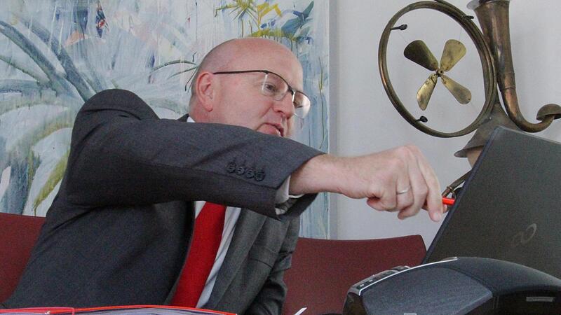 &bdquo;Eine alarmierende Zahl&ldquo;: Johannes von Hebel, Sparkassenchef  in Erlangen und Erlangen-H&ouml;chstadt  sieht Anzeichen f&uuml;r eine deutlich  verschlechterte Lage des Mittelstands.