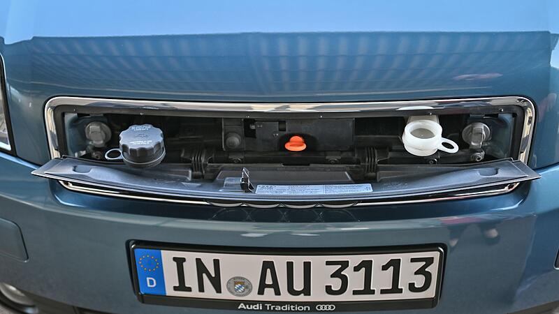 Serviceklappe beim Audi A2