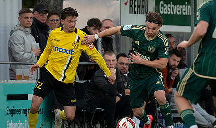 Der Bayreuther Pierre Weber (links) im Duell mit  Valantis Floros.